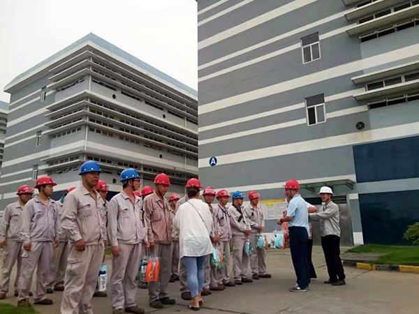 園區(qū)總工會送清涼，慧聚接棒暖人心